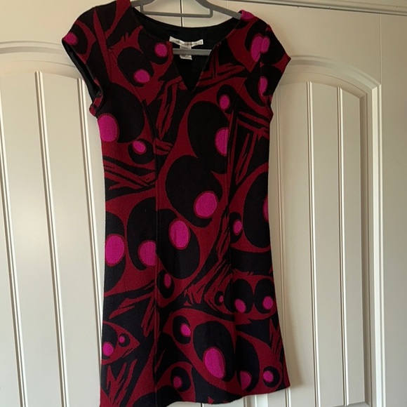 Diane Von Furstenberg Black and Pink Casual Dress - Picture 2 of 12